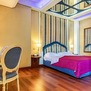 Hotel Miami, Pioltello